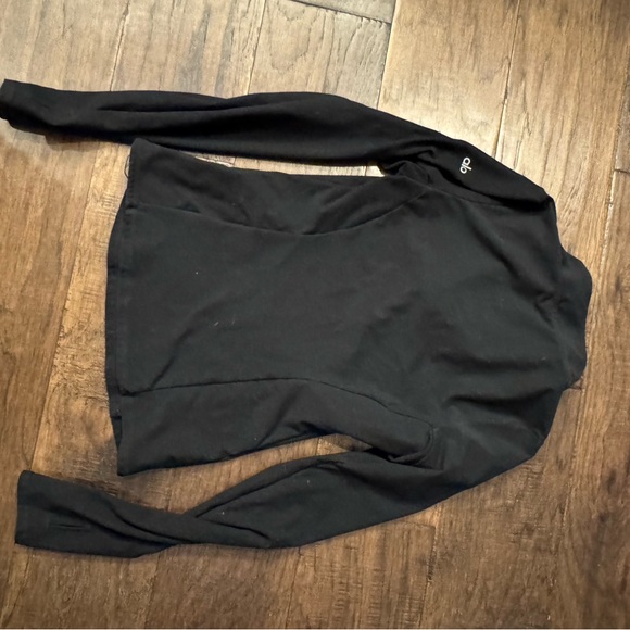 ALO Yoga Black Long-Sleeve Half-Zip Pullover - Picture 2 of 2